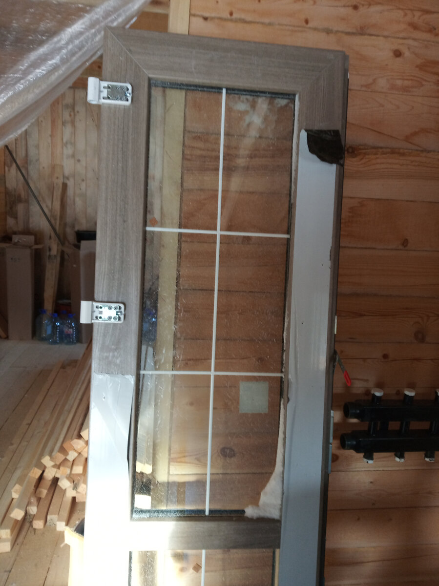 Вторая створка дополнительная с аналогичной ламинацией.