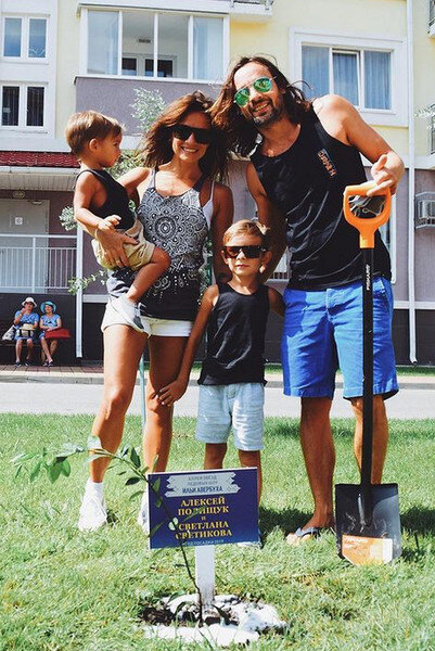 Светлана Светикова с семьей / Фото: Instagram.com @svetikova_music