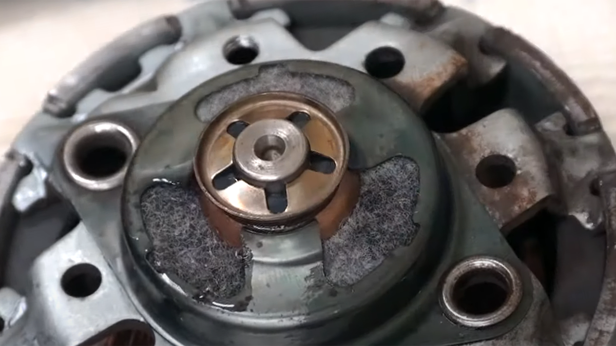 Фетровое кольцо, пропитанное маслом