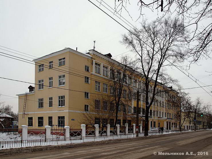Улица Июльских дней 10к1, школа. Фото prawdom.ru
