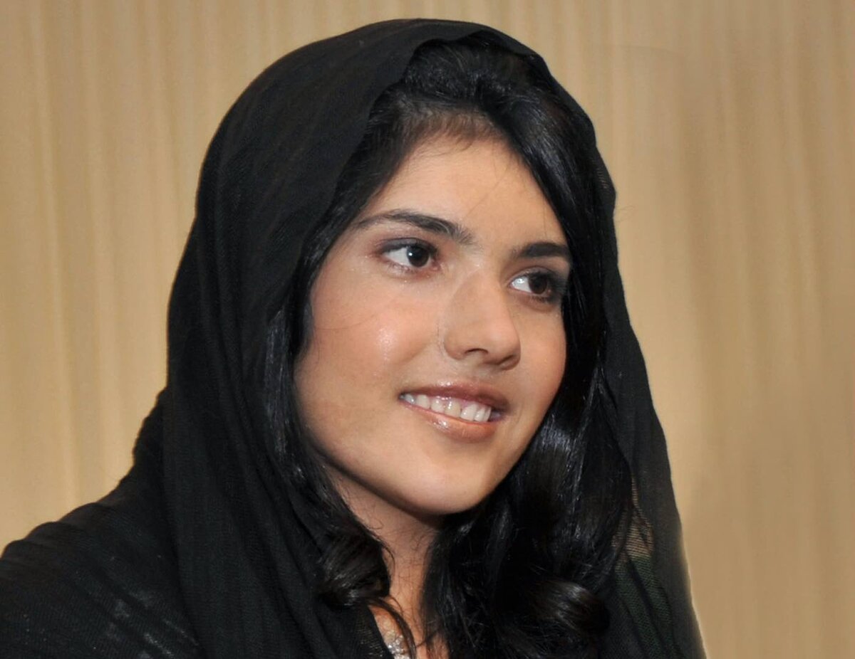 Аиша после пластических операций. Ей помогли переправиться в США