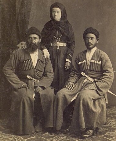 Чеченская семья. Фото конца XIX века