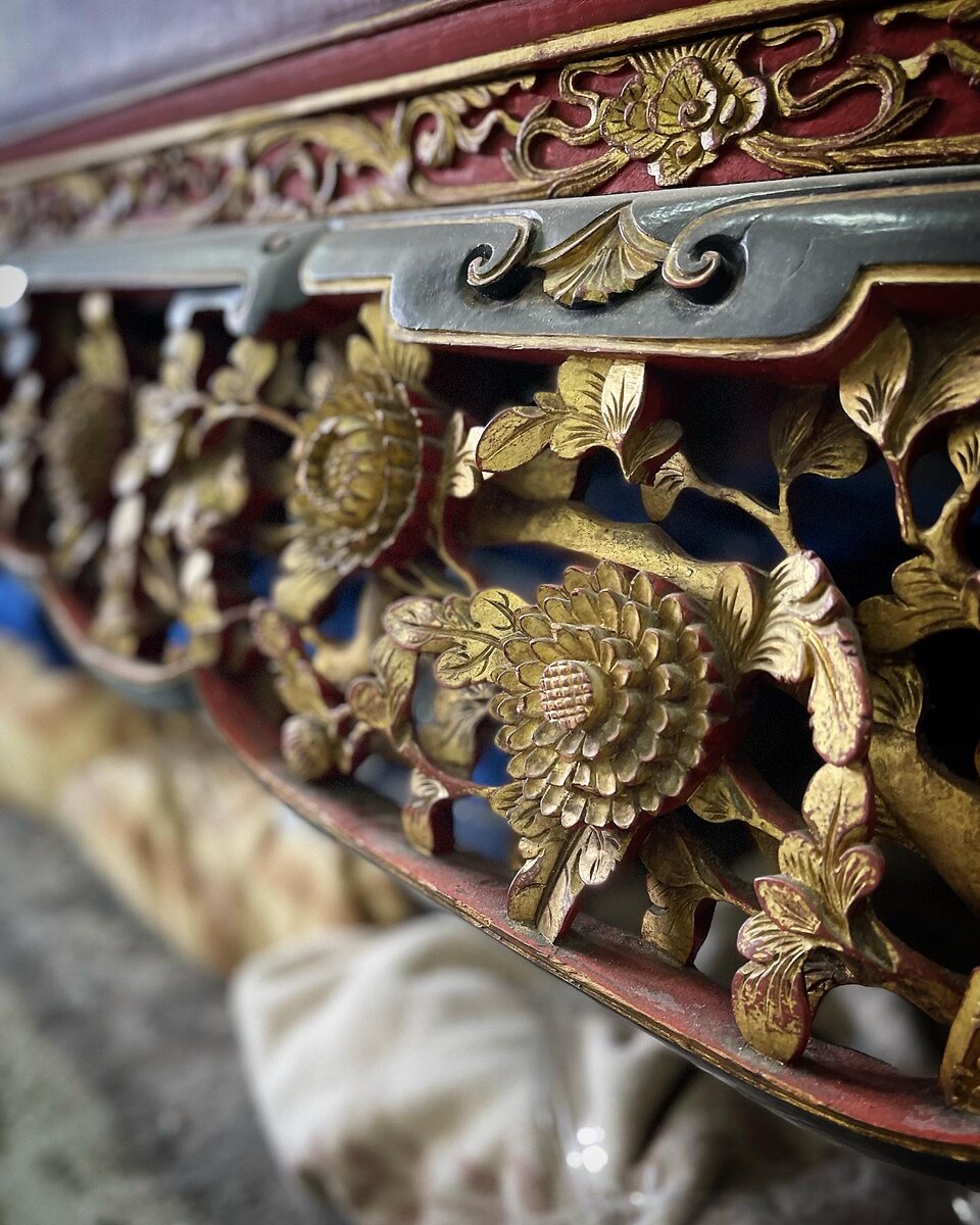 Ассортимент нашего магазина антикварной и винтажной мебели Вудстрим 