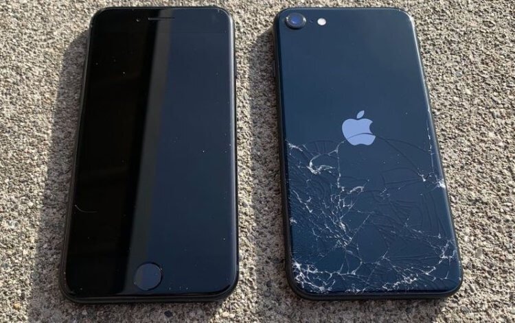 В iPhone SE 2022 даже стекло новое — особой прочности. Правда, только спереди