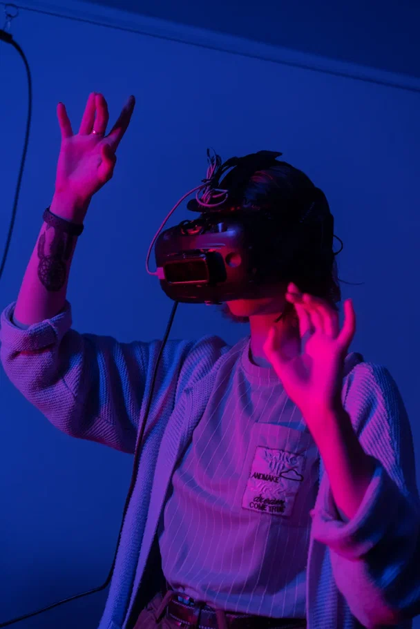 Погружение в виртуальную реальность на выставке YOLO: You only live once в Центре М'АРС