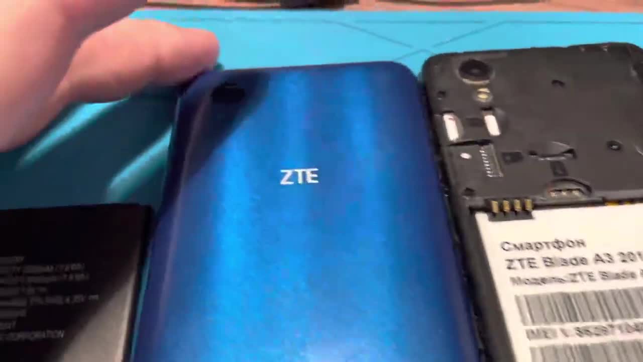 ZTE A3 2019 не включается горит индикатор зарядки