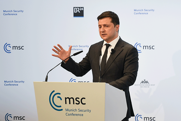 «Была очень четкая речь Владимира Зеленского на Мюнхенской конференции, в которой он совершенно точно перешел черту. Он сказал об отмене безъядерного статуса Украины». Фото: © Lu Yang / XinHua / www.globallookpress.com