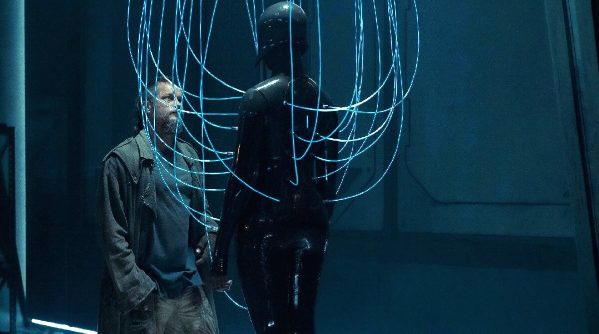 - До чего дошел прогресс! А Нео к Матрице подключали еще по dial-up, а не по "оптоволоконке".