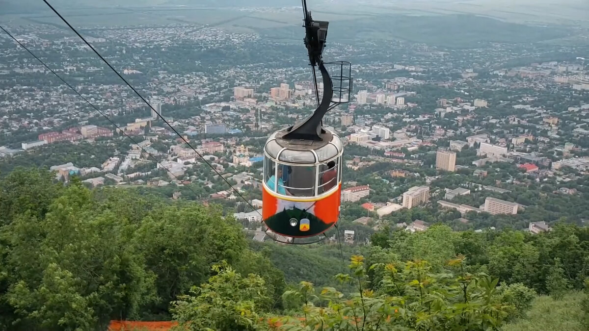 Если листать фото с право на лево, там будут еще фотки)