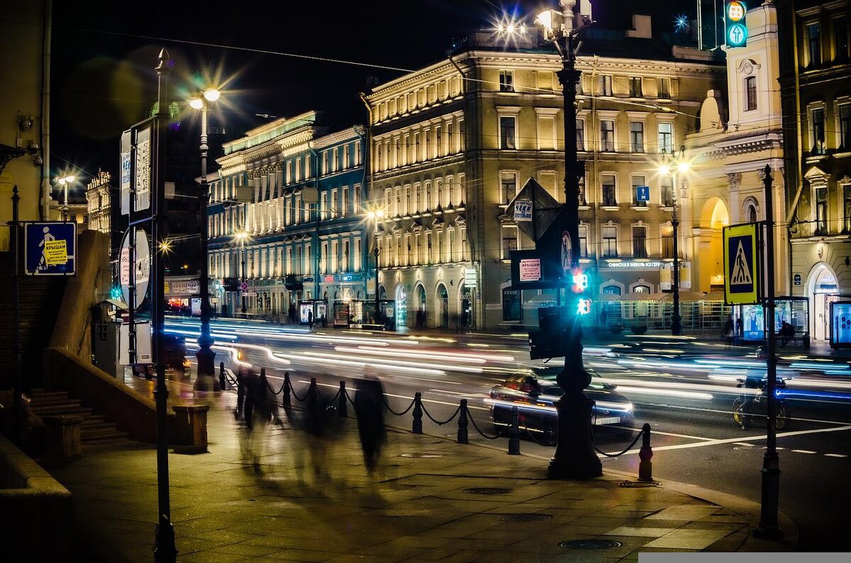 ночной невский проспект в санкт петербурге