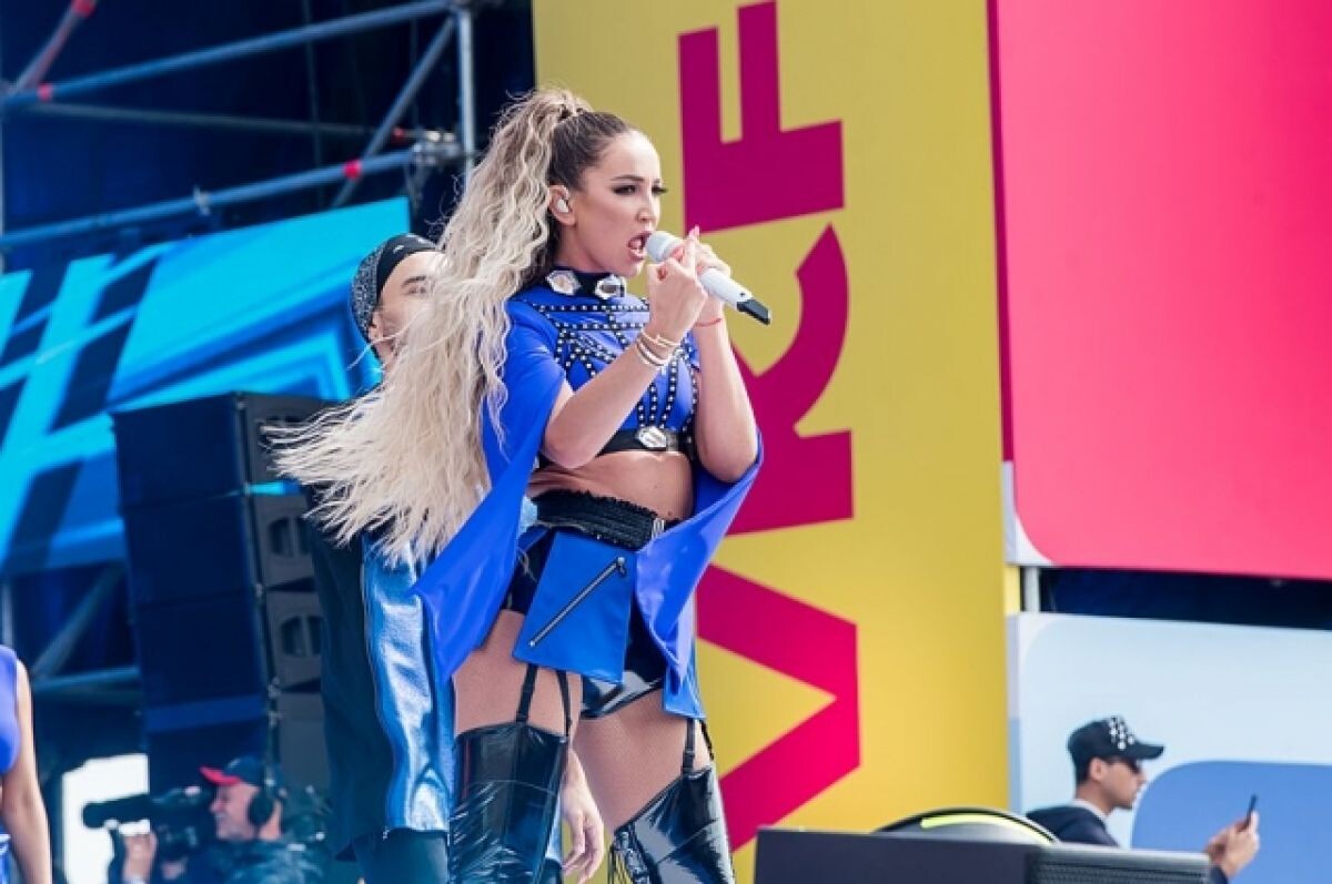    Бузова прокомментировала слухи о своей скорой свадьбе с политиком