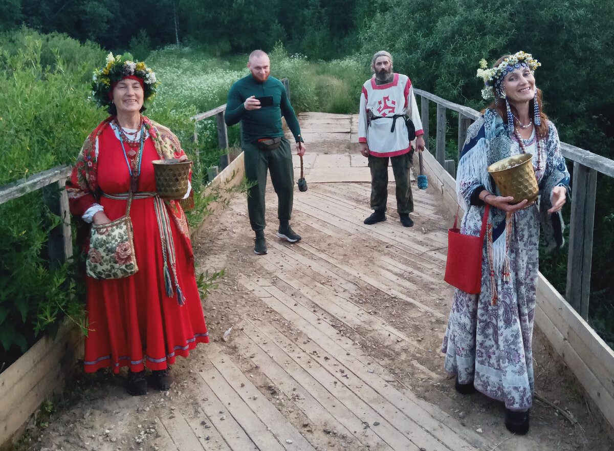 Россия. Московская область. День Ивана Купала у истока Москвы-реки