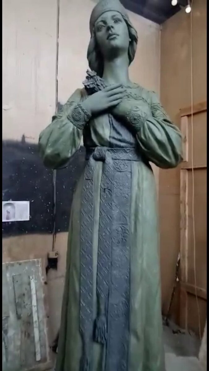 Скульптор Аленки в Нововоронеже