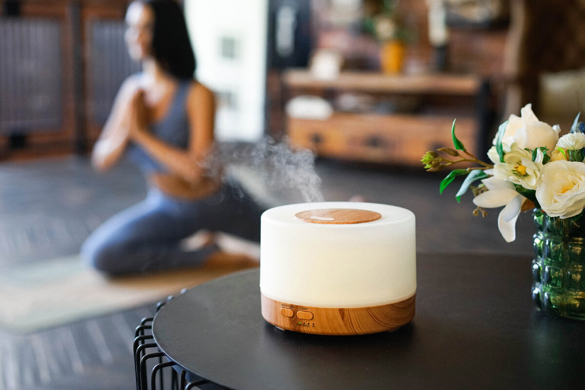 Добавьте 2-3 капли эфирных масел на каждые 100 мл аромадиффузора Helix milk oak 