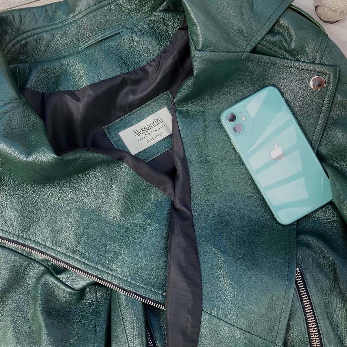 Удлиненная куртка из натуральной кожи темно-изумрудного цвета от Alessandro Pelle
