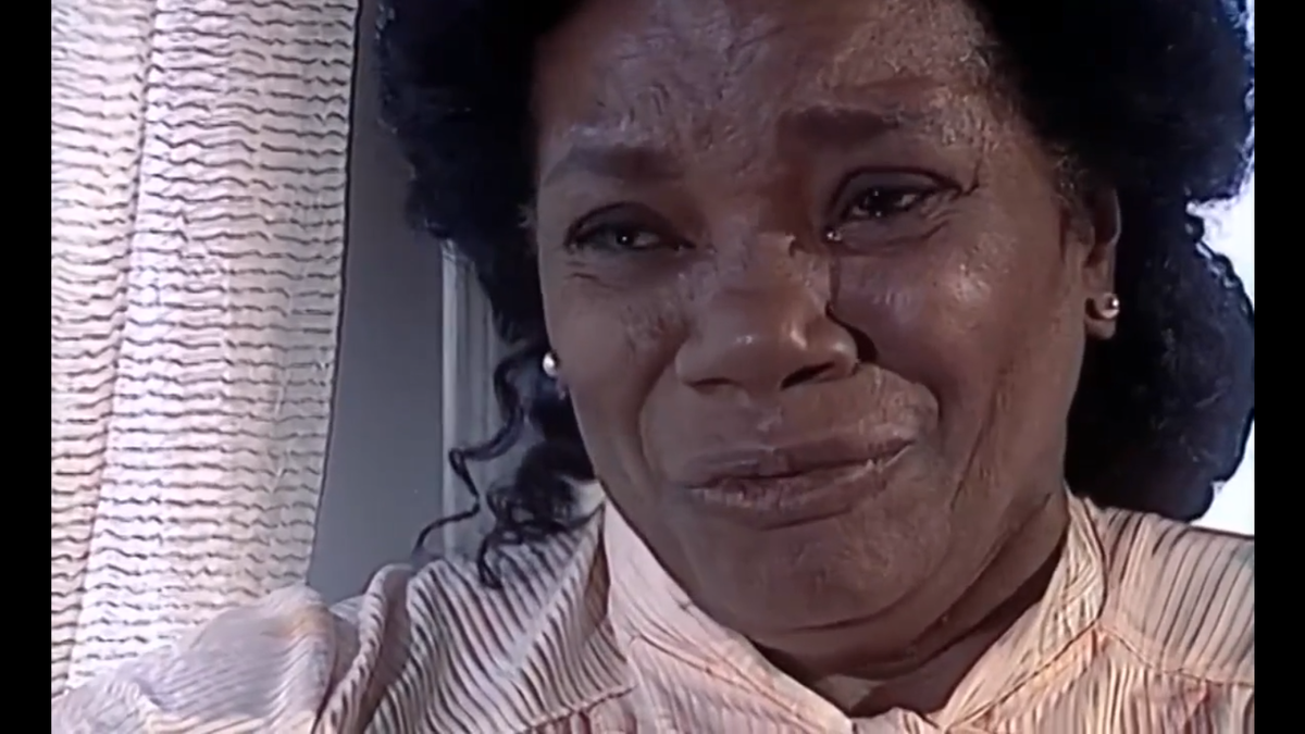 Далва. Кадр из сериала "Клон"