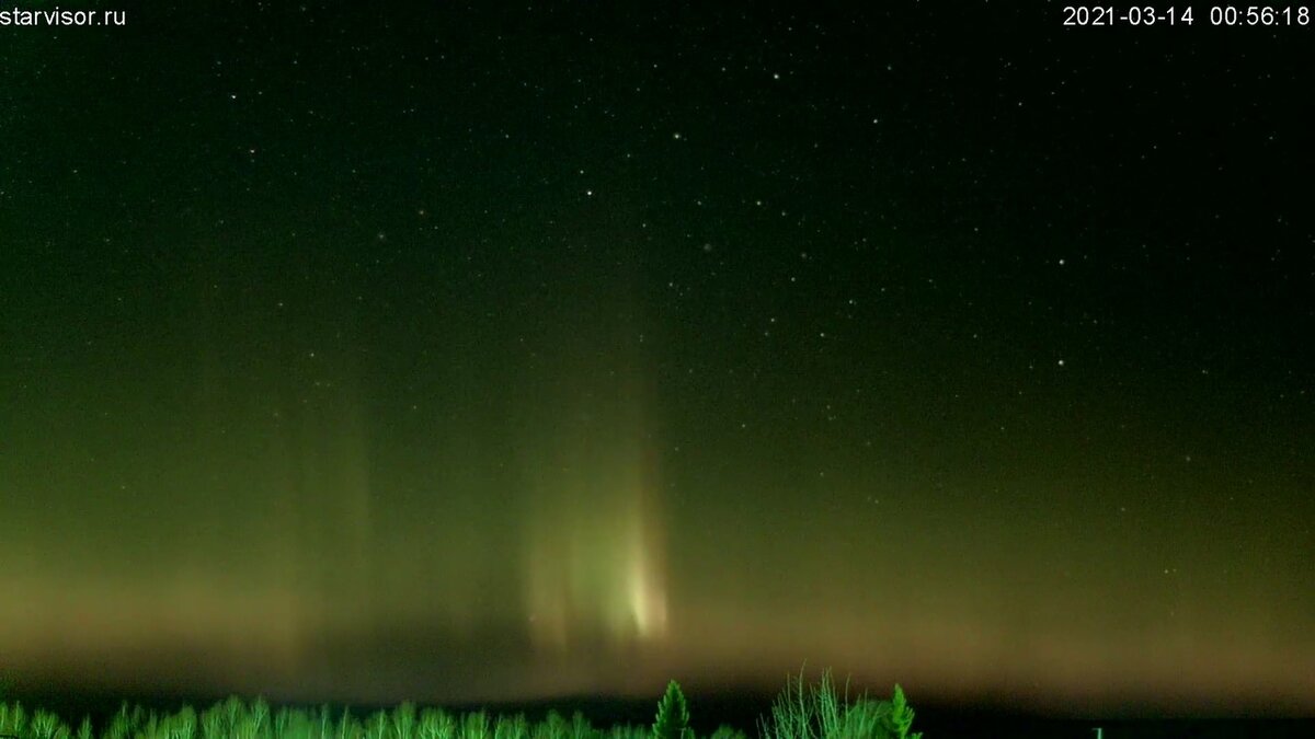 Полярное сияние ночью 14 марта 2021 года. Кадр с камеры проекта Starivosor.ru
Место съёмки - Ирбитский район, Свердловская область.