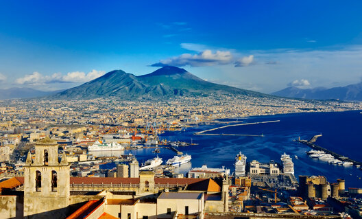 Дивен Неаполь при дремлющем вулкане! Впрочем, Сочи и Ялта не хуже