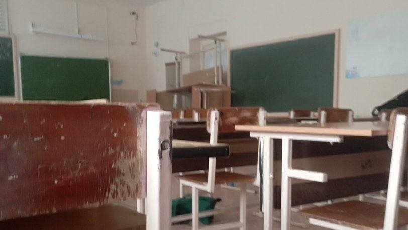     Дети спасались от пуль, прыгая с верхних этажей здания.