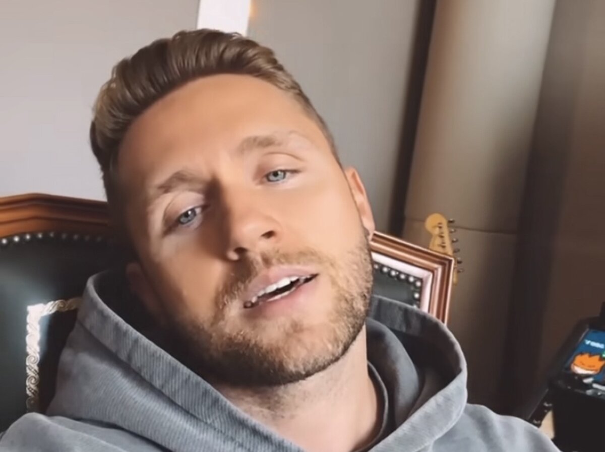     Влад Соколовский с избранницей Ангелиной скрин из видео: соцсети