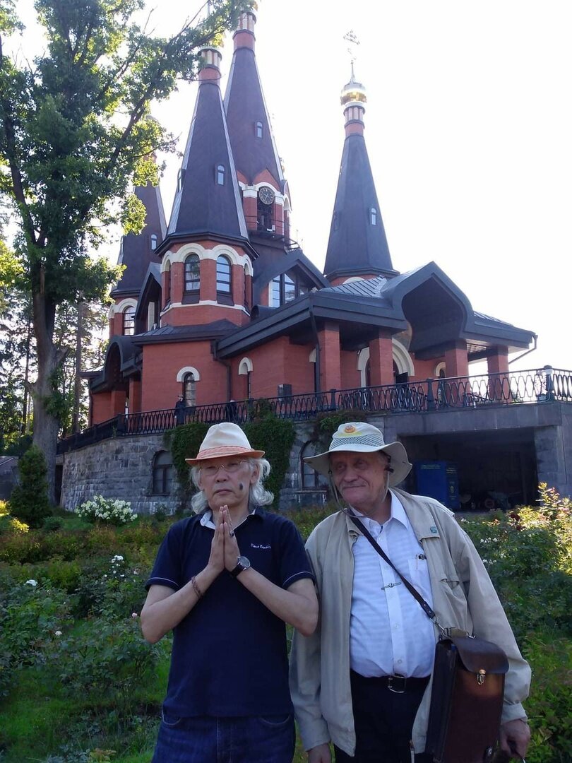 Член Союза писателей Цецен Балакаев и член Союза художников Сергей Опульс, Юкки, 2020 г.