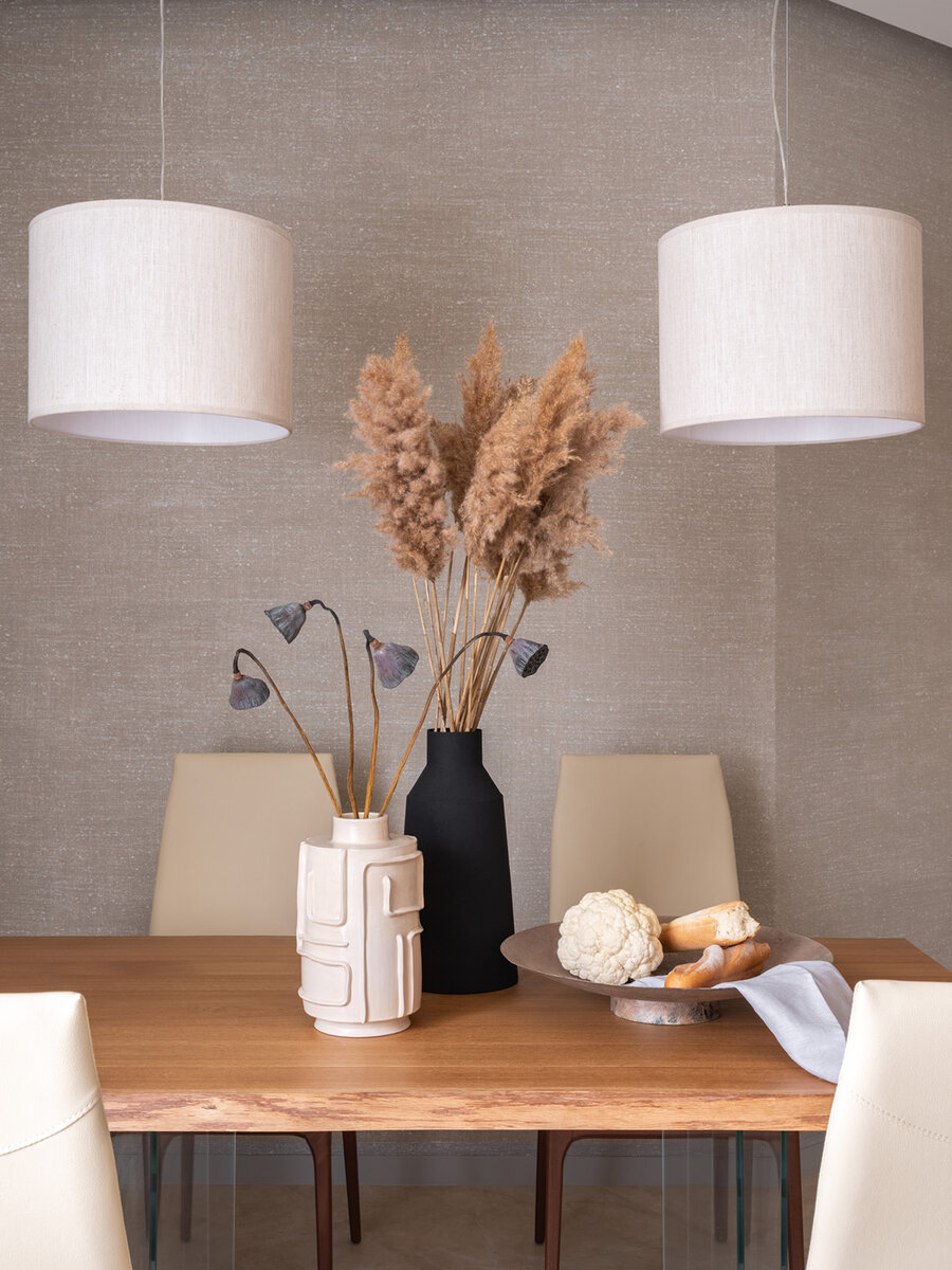 Современный шик и элегантность. Естественные цвета и оригинальный дизайн в квартире нестандартной планировки