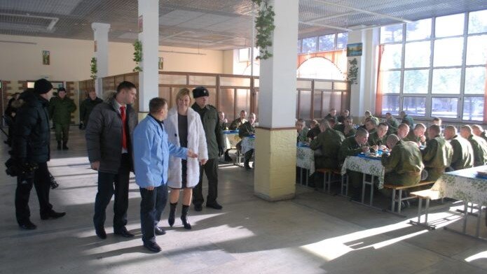    Эдуард Логинов: «Вопросы мобилизованных из Югры решаются общими усилиями»