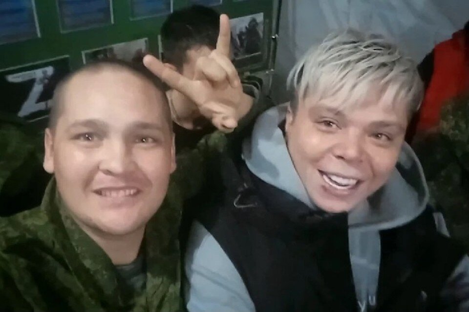     По словам бойцов, было неожиданно приятно увидеть земляка Радика, более известного как Элвин Грей.  скриншот