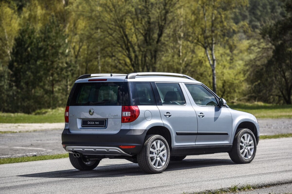 Skoda Yeti 2024. Шкода Йети 2.5 красный. Шкода етти удлиненная в Китае.