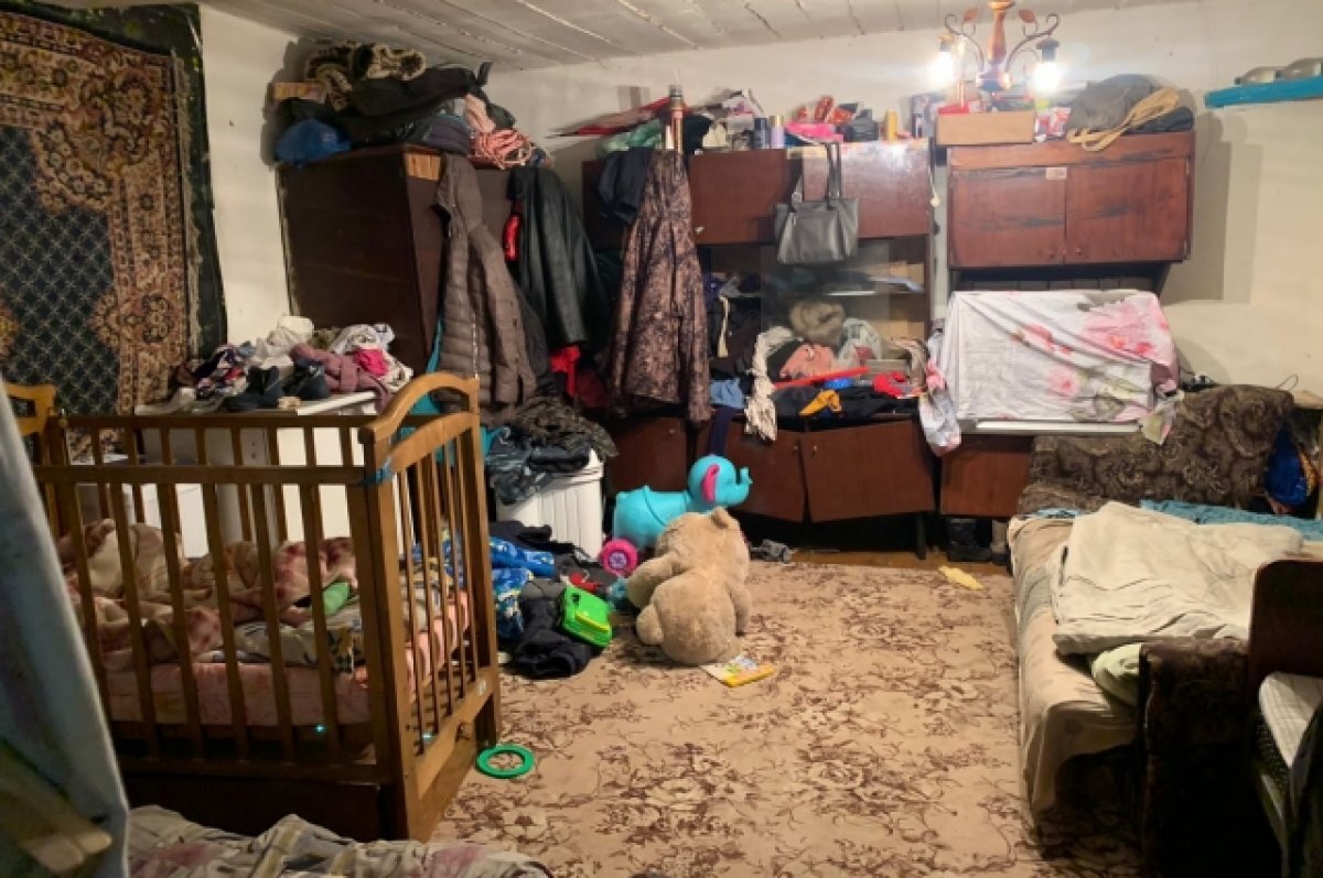    Мешала спать. Отчиму, задушившему падчерицу из-за мультиков, дали 18 лет