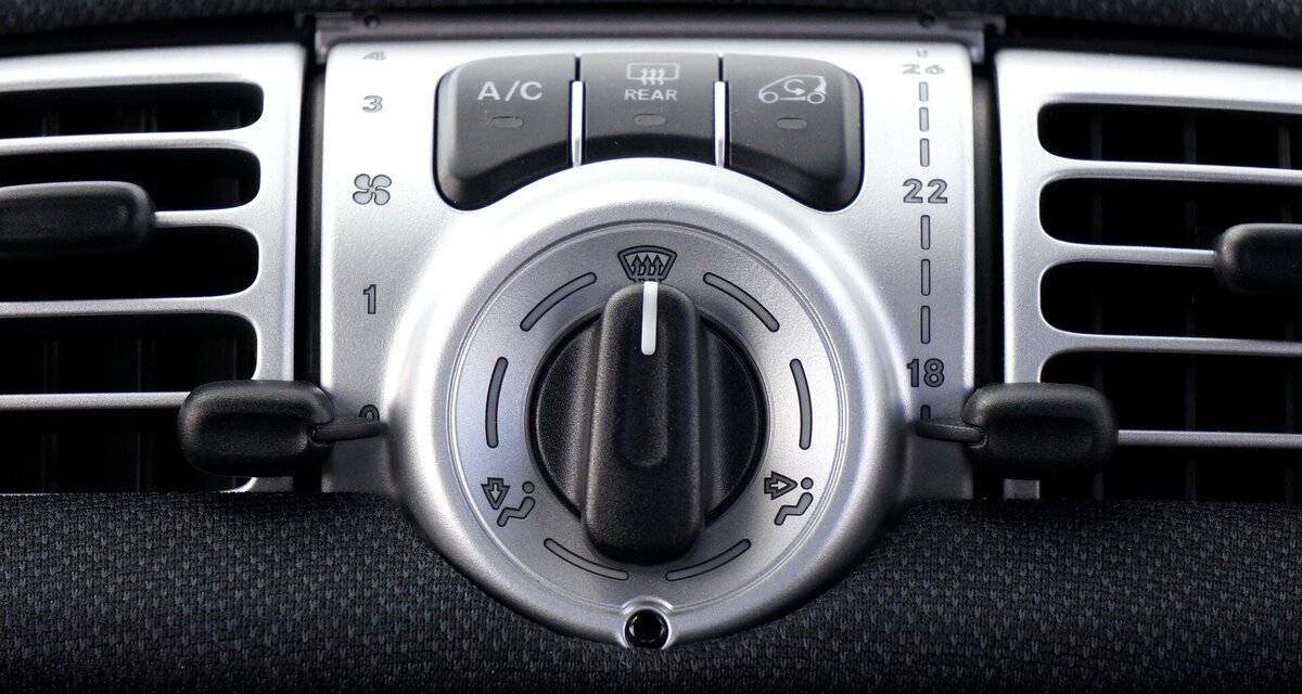     Нужно ли в автомобиле зимой включать кондиционер