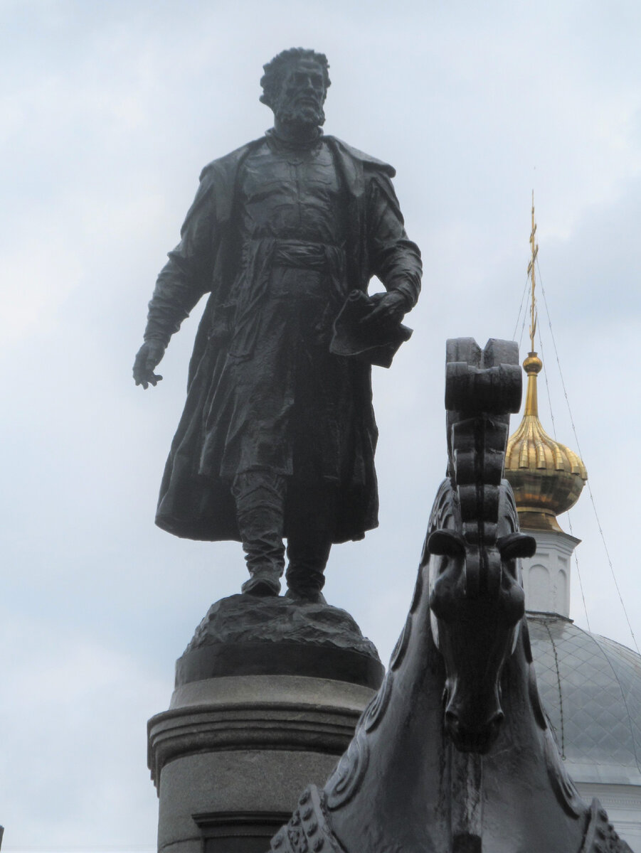 Памятник Афанасию Никитину в Твери (фото автора)