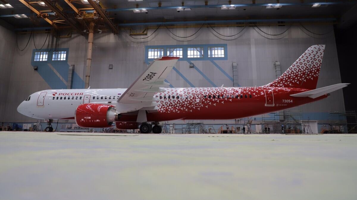    Первый самолет МС-21 получил ливрею авиакомпании "Россия"© Фото предоставлено пресс-службой авиакомпании "Россия"