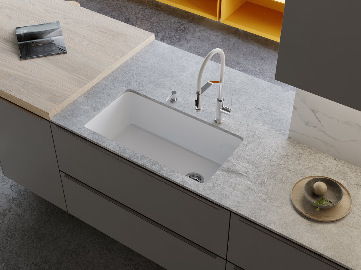 Комплект от OMOIKIRI: мойка Tokara 88, смеситель Makkari 2 Plus-SB C, дозатор OM-03 C.