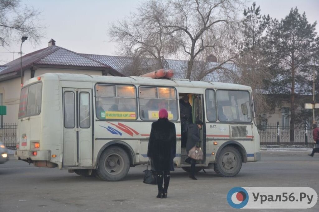    В первый рабочий день в Оренбурге из-за морозов на городские маршруты не вышли более 200 автобусов