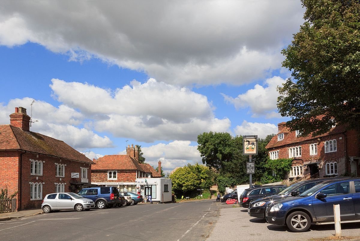 Hi uk. Деревня Плакли Англия. Pluckley, Kent. Деревня Плакли в Великобритании. Деревня Плакли призраки.