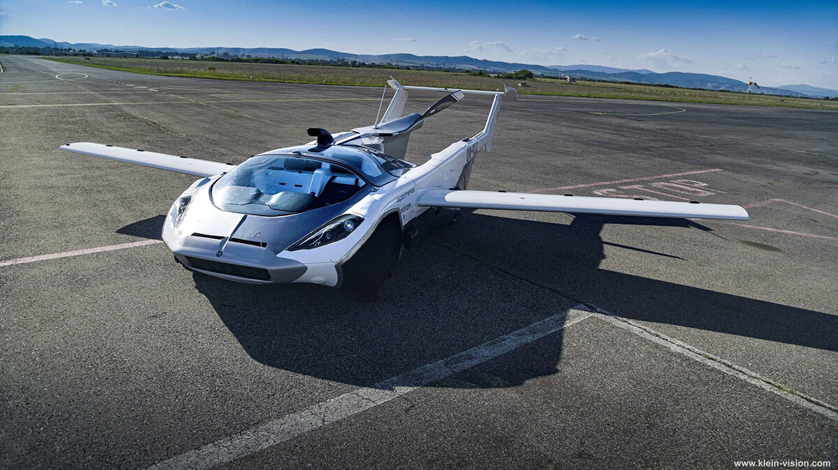 AirCar в небе (листайте галерею). Фото Klein Vision.