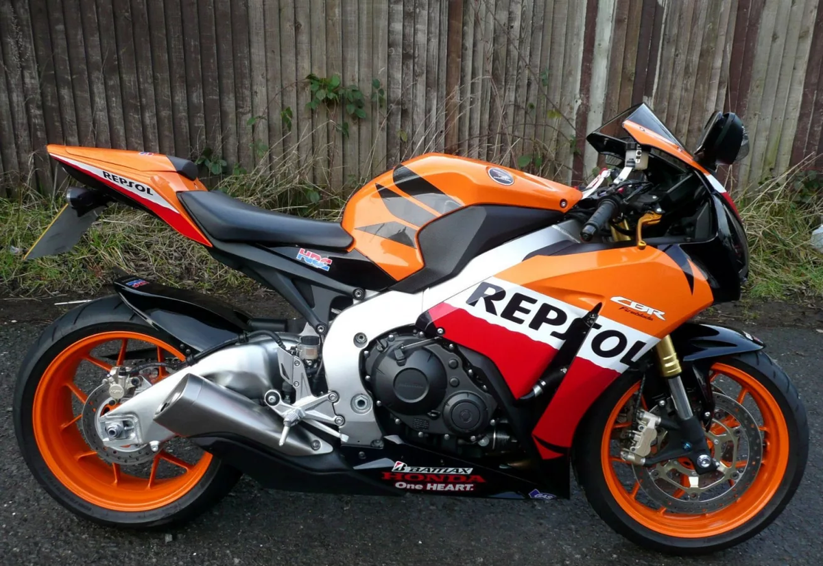 11 фото Honda CBR 1000RR