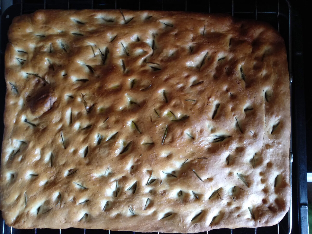 Вот такая фокачча получилась у меня.