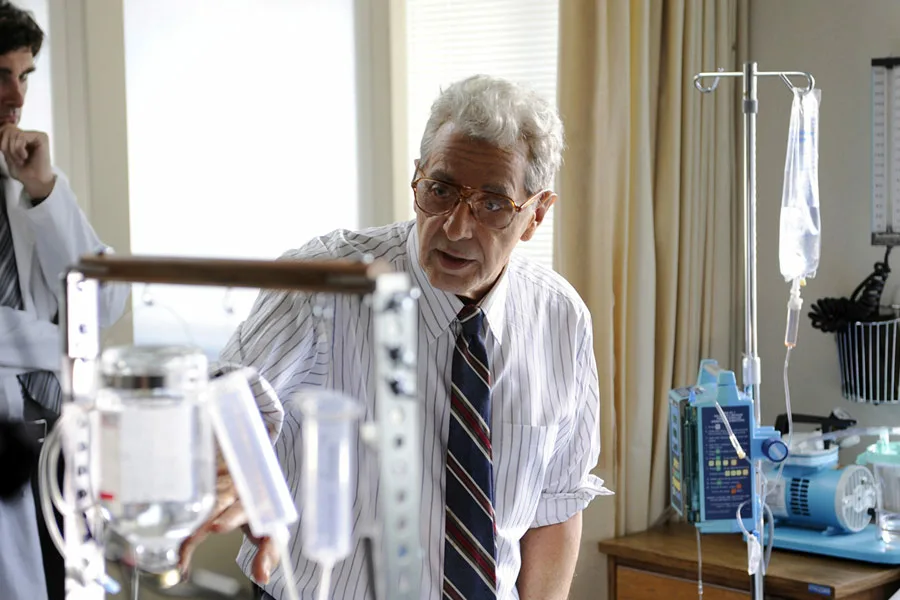 Аль Пачино в роли армянского медика 