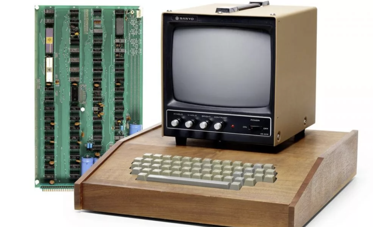 Мир персонального компьютера. Apple 1 1976. Apple Computer 1. Компьютер Эппл 1976. Первый компьютер Apple 1976.