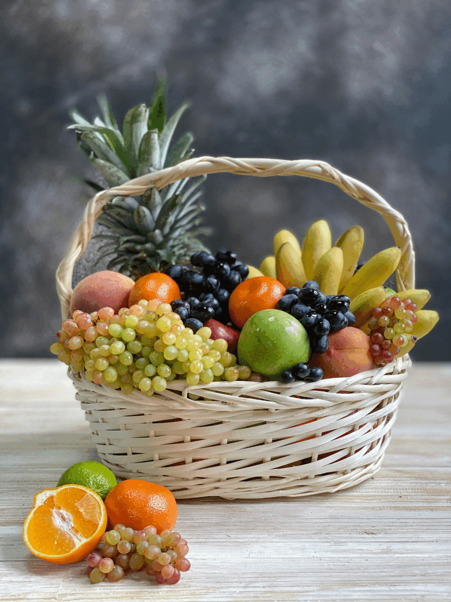 Фруктовая корзина "Фруктовое угощение", 5200 руб.