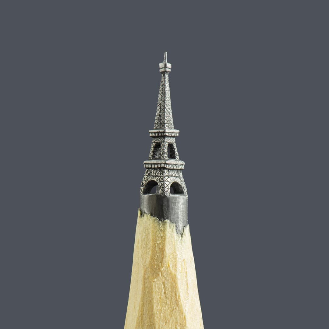 Миниатюрные скульптуры на кончике грифеля карандаша.