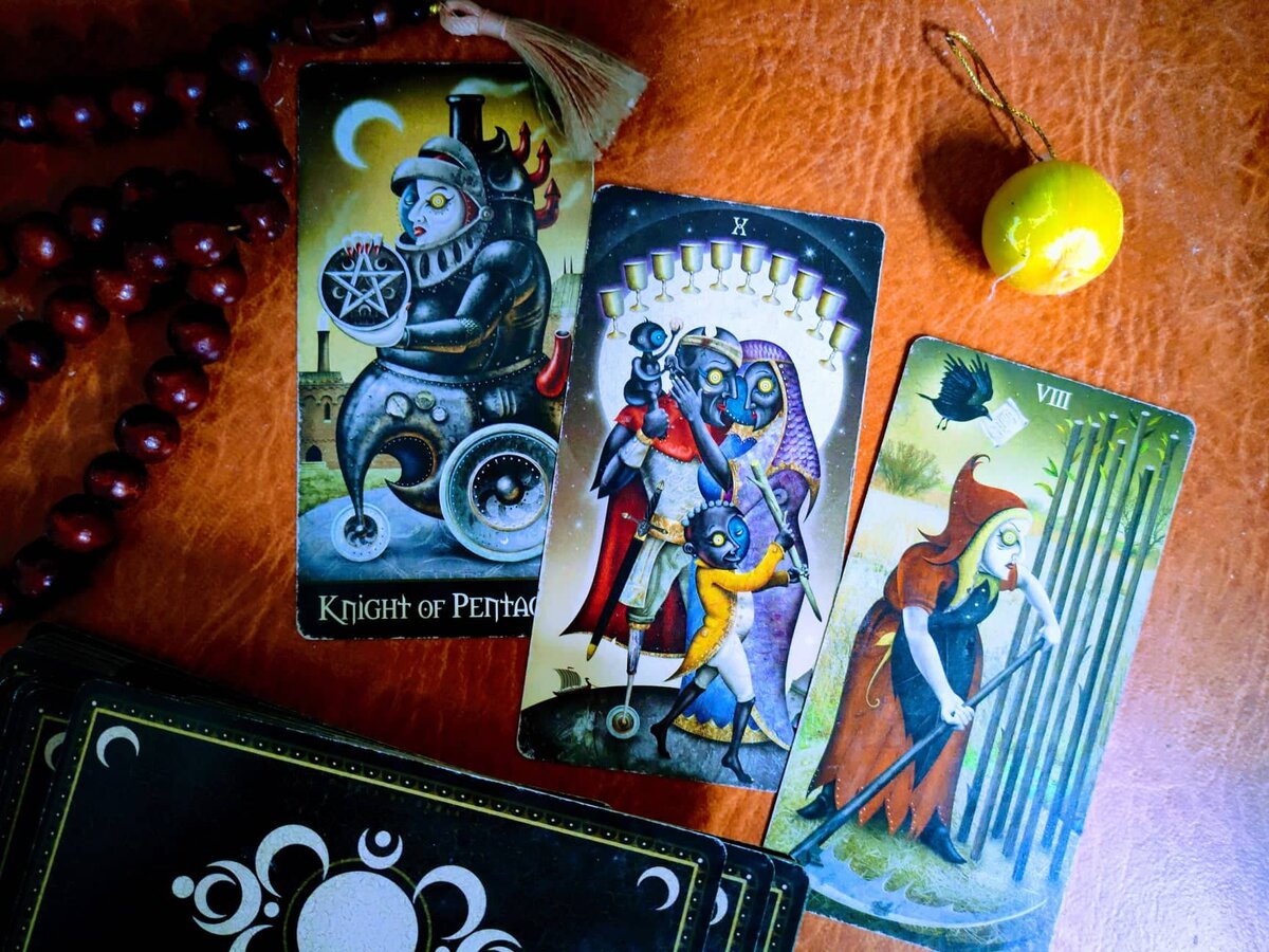 Deviant Moon Tarot