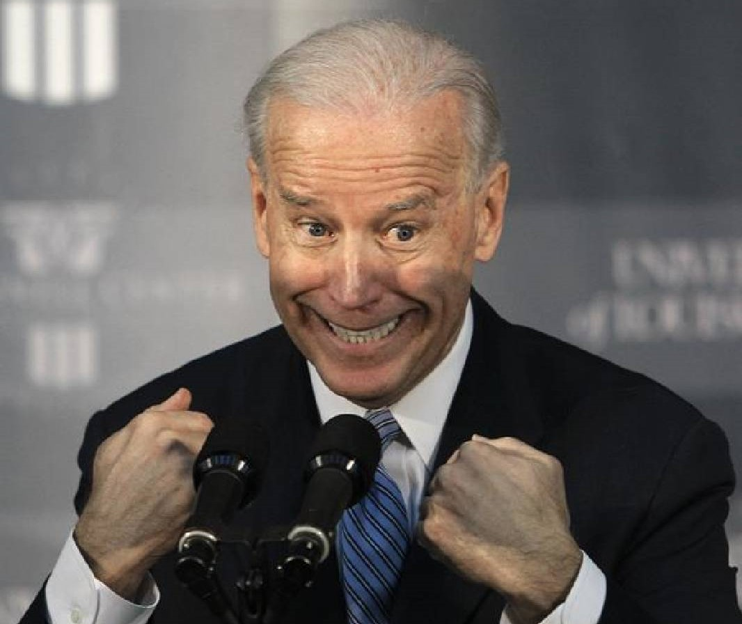 Джо байден 1999. Байден придурок. Джо байден смеется. Байден маразматик. Байден идиот.