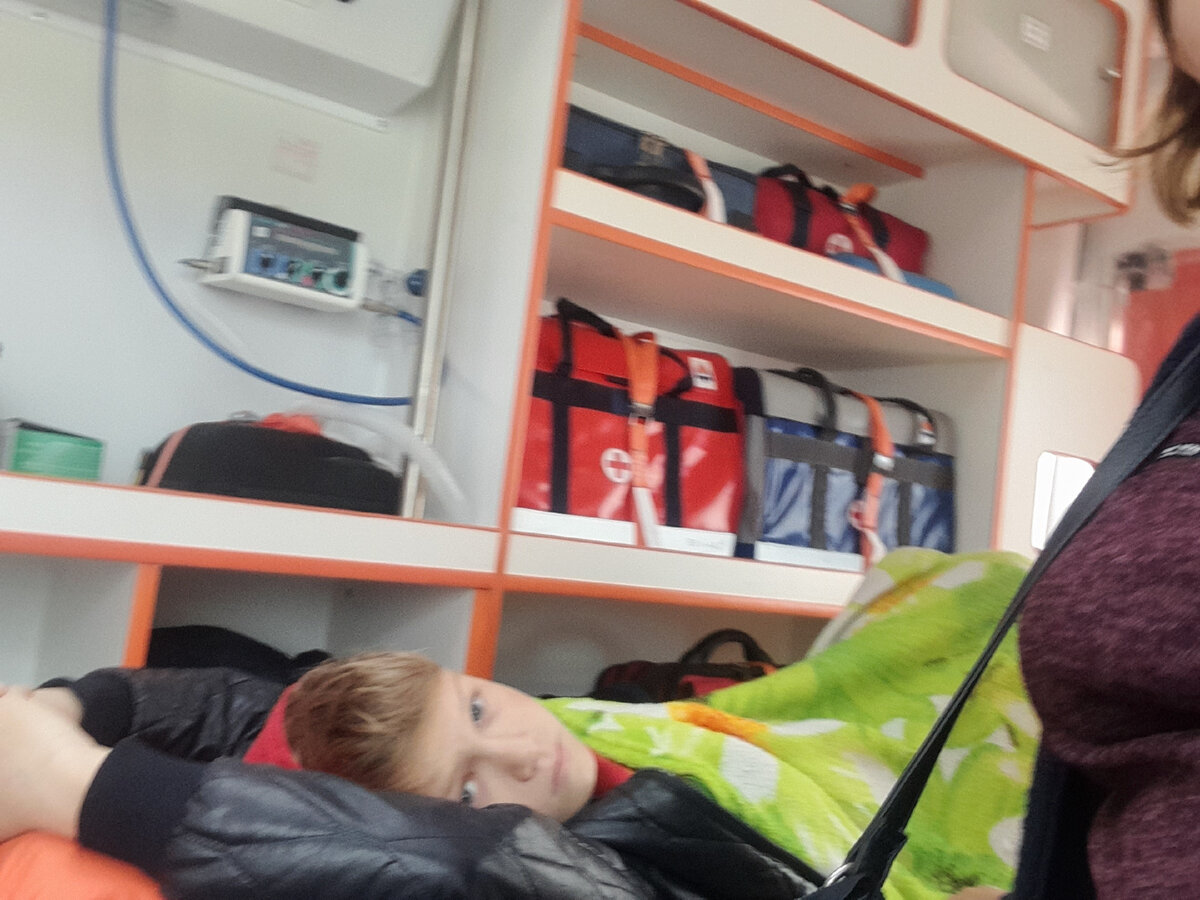 В машине скорой помощи!