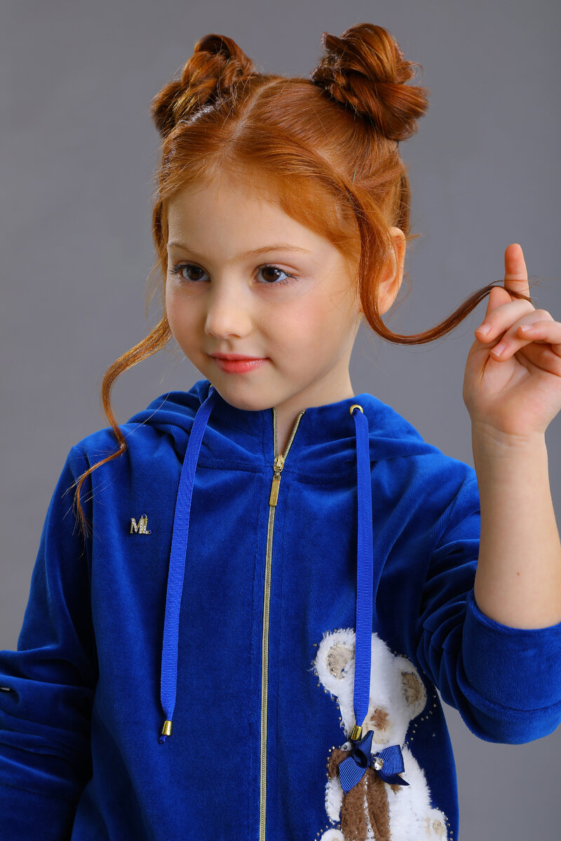 Васильковый цвет прекрасен! Первая партия костюма Арт. 2261 была раскуплена за неделю.