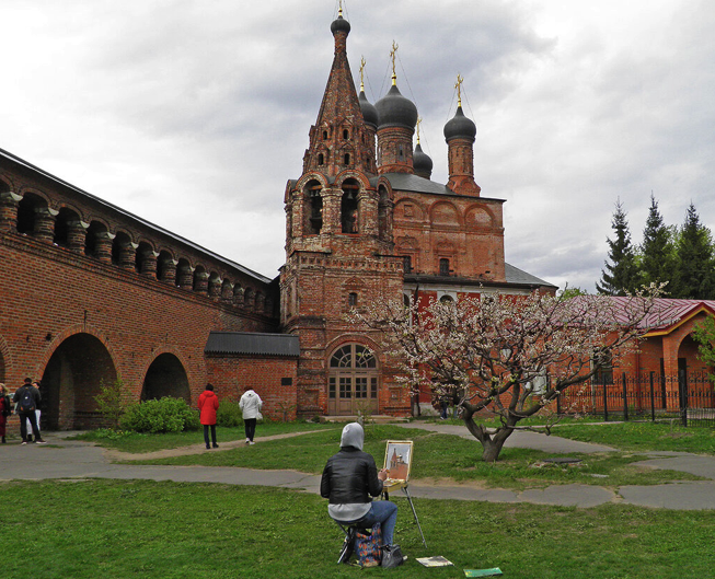 Крутицкое патриаршее подворье крутицкая ул 8 фото. Крутицкое Патриаршее подворье Москва. Крутицкое подворье в Москве храм. Крутицкое Патриаршее подворье, Москва, Крутицкая улица, 8. Крутицкий монастырь в Москве.