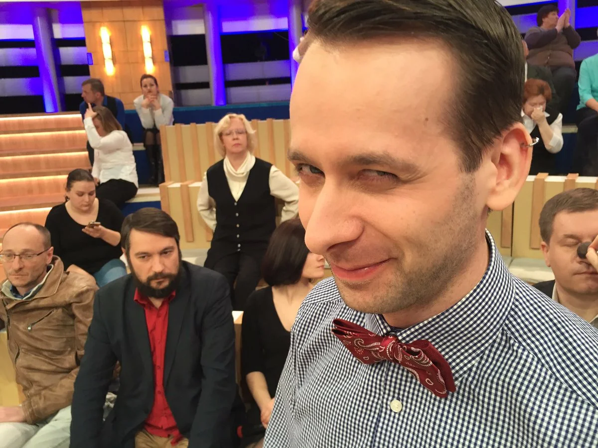 Иржи Юст и его коллега по брызганию слюной Павел Новотны, листаем. Я предвзята, но вижу безуминку уже в глазах данных субъектов