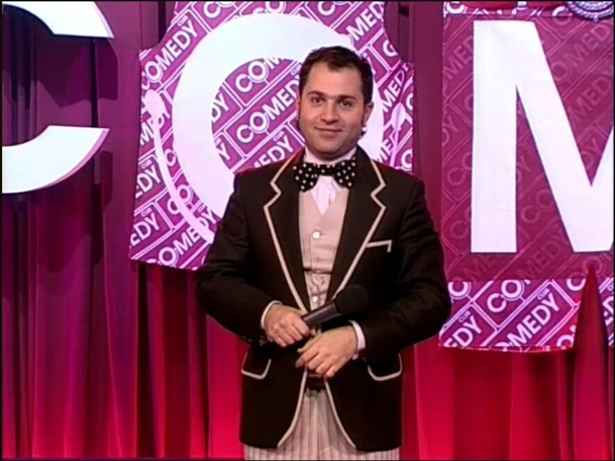 Comedy club 2022. Тнт 4 comedy club. Кравец и батрутдинов в поезде. Резиденты камеди клаб трио. Камеди собрала всех бывших в одном месте.